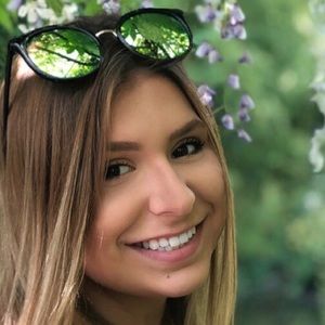 Meet your Posher, Adriana